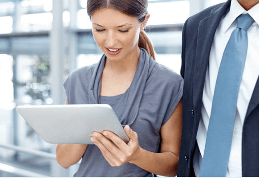 DMS3 - Aryo Systems Picture of a woman working with her tablet